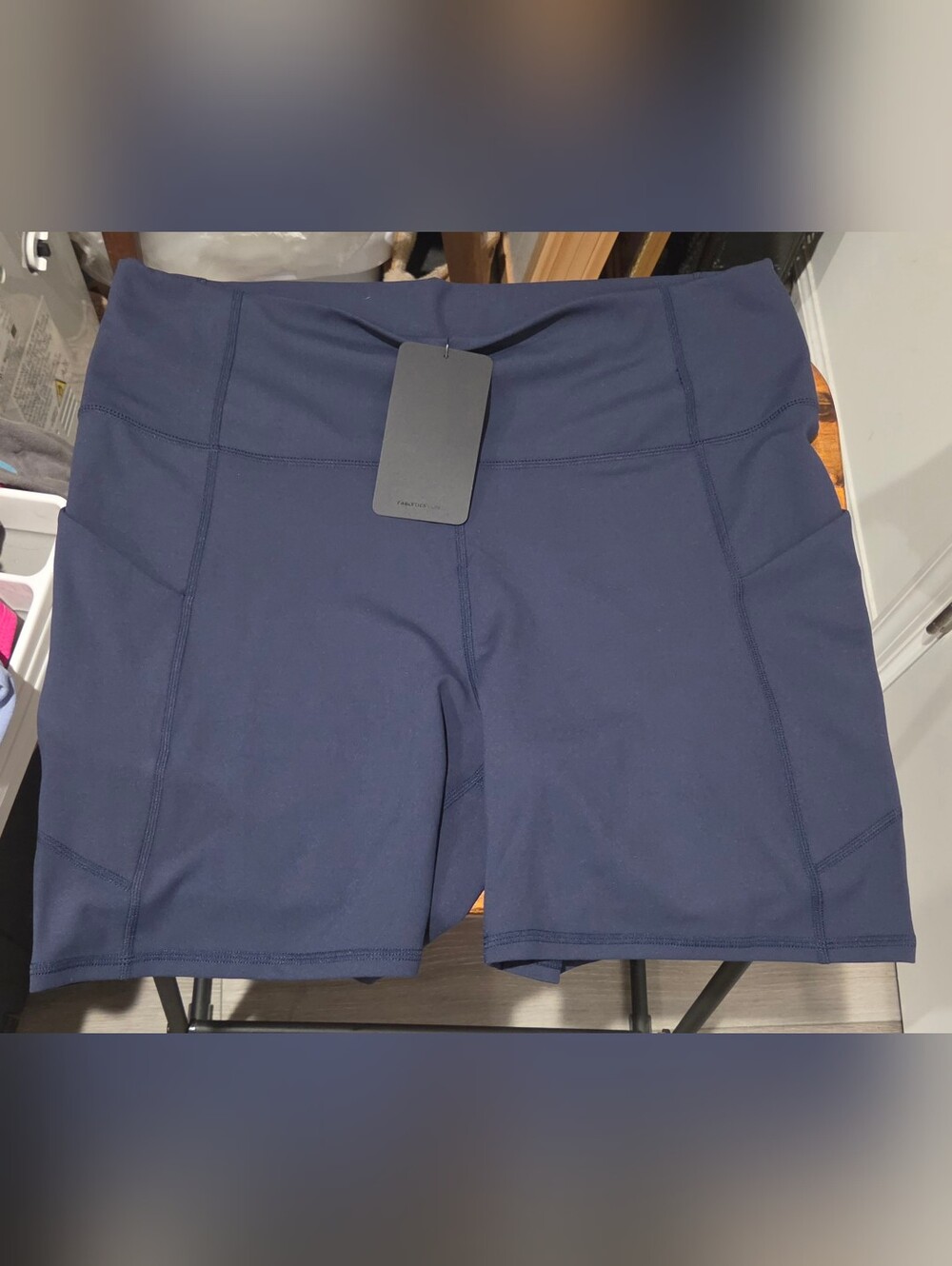 NWT 3X Fabletics Oasis High-Waisted  Navy Bike Shorts with Side Pockets 6"